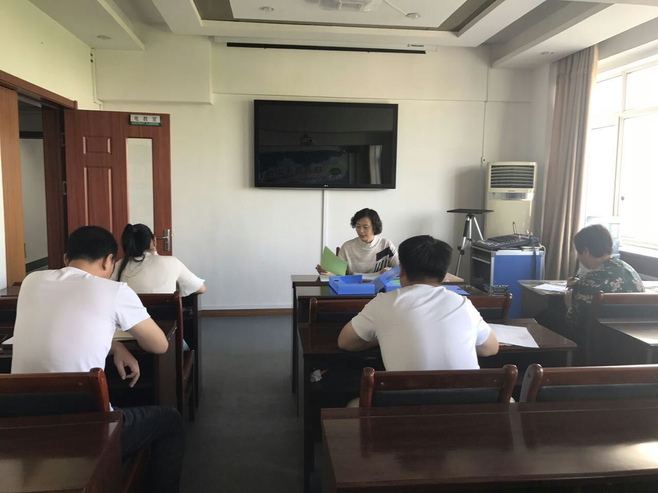 �л���������������֯��չ�������Ѻ�ѧУ����������������ѵ